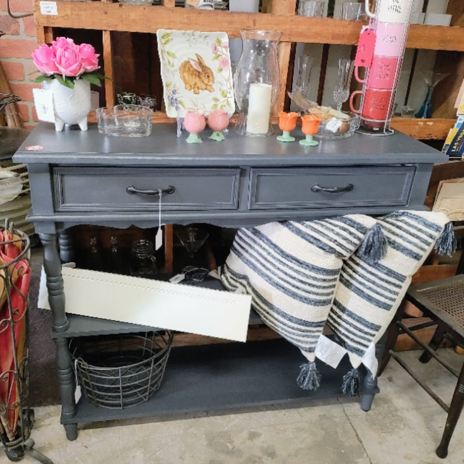 Painted Console Table – Distressed Mess & Poppies DIY Studio