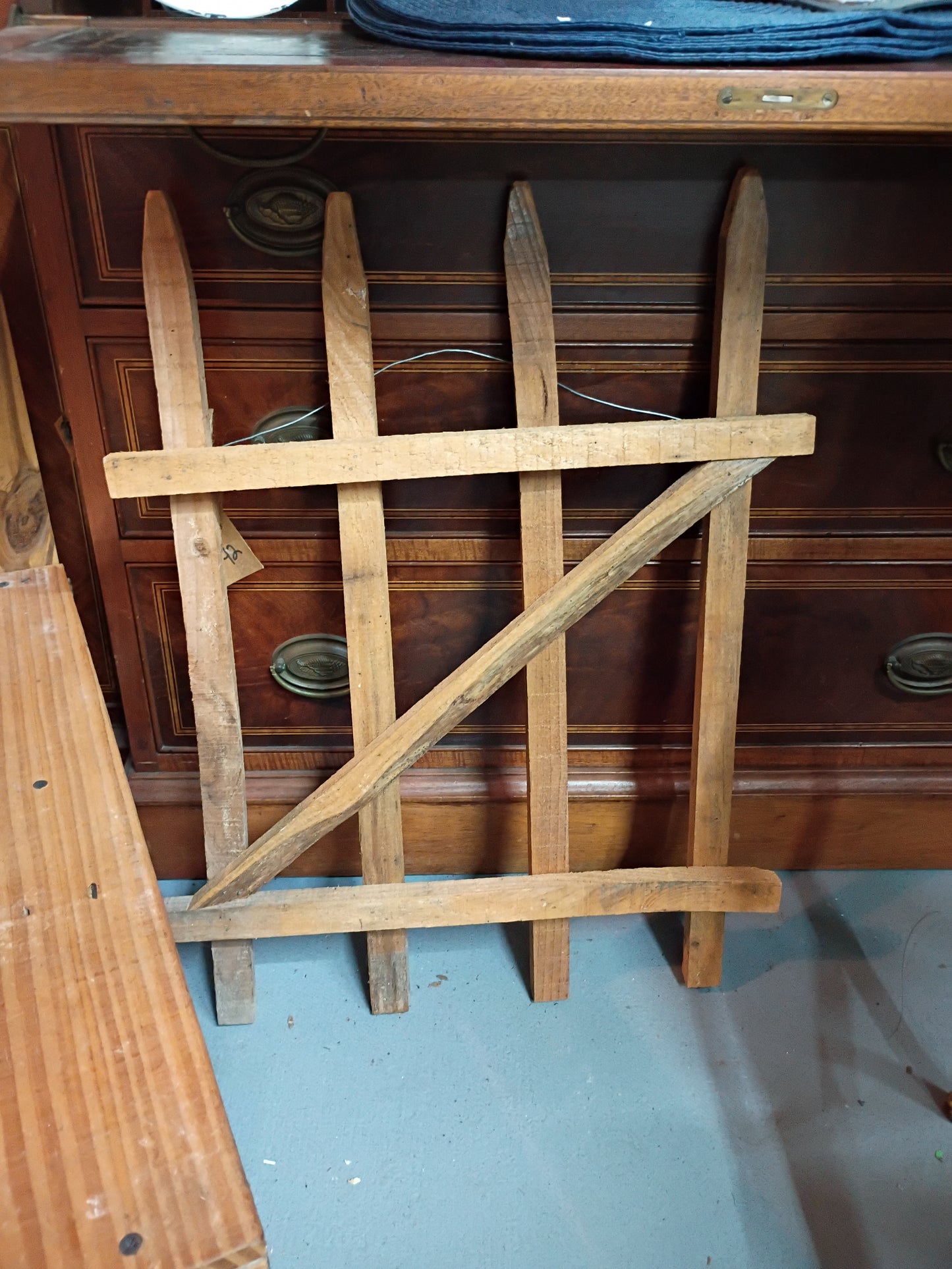 Hanging Picket Fence